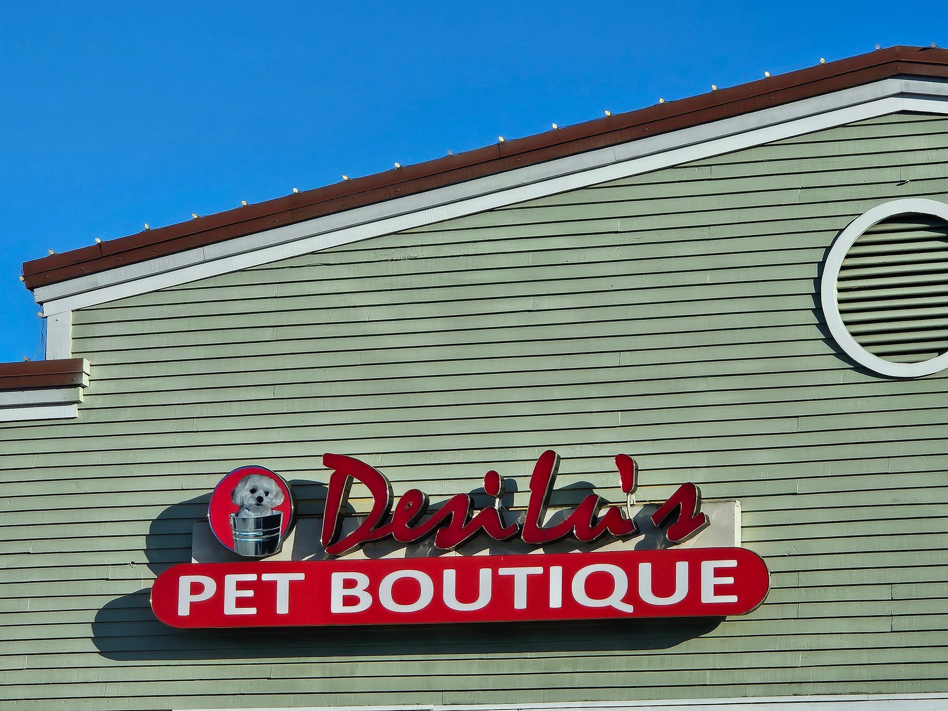 DesiLu's Pet Boutique storefront at Park Pointe Plaza